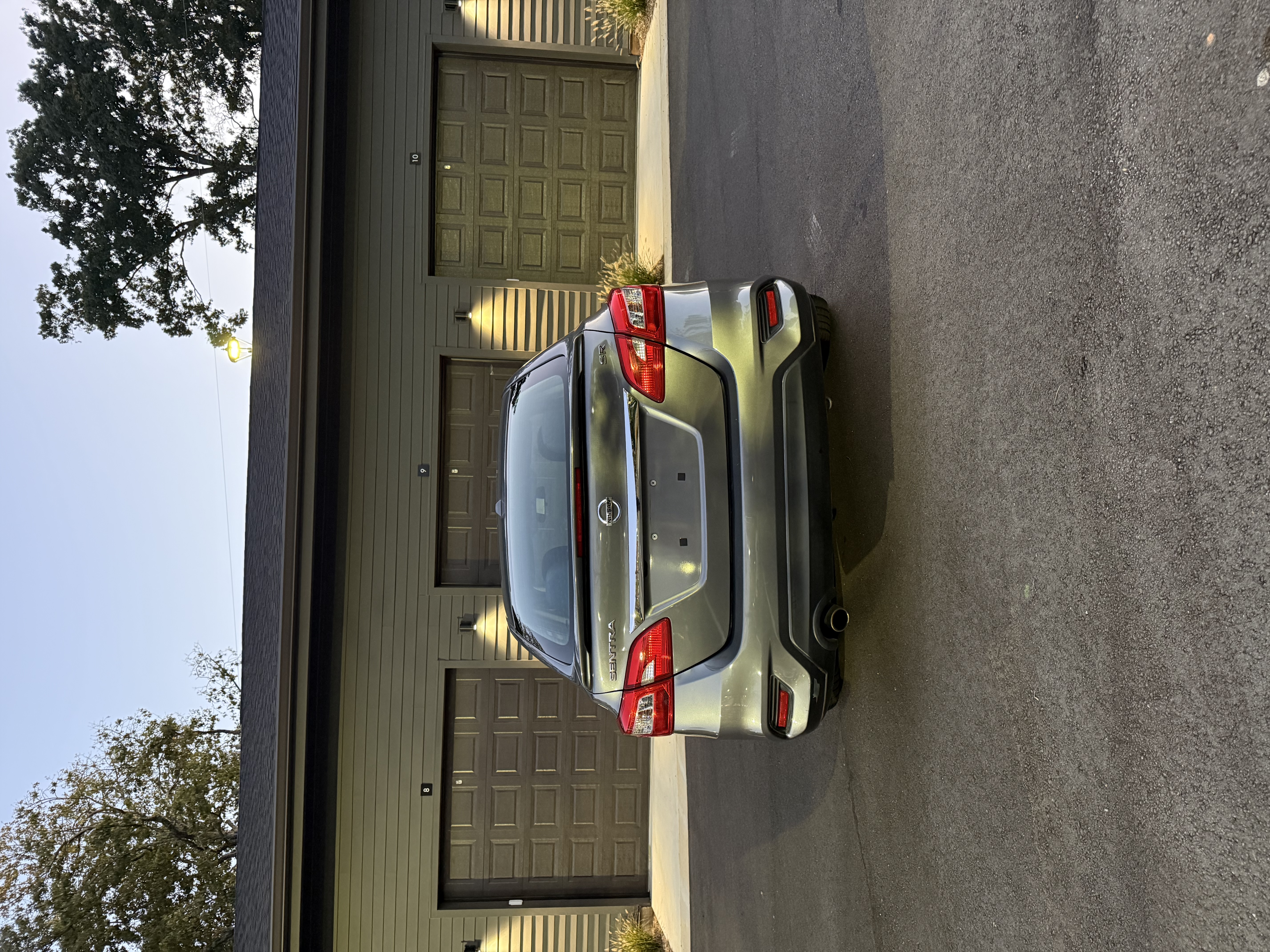 Used 2019 Nissan Sentra SR FWD image 12