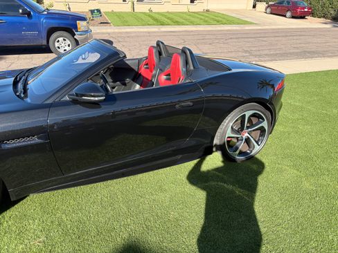 Used 2017 Jaguar F-TYPE R image 9