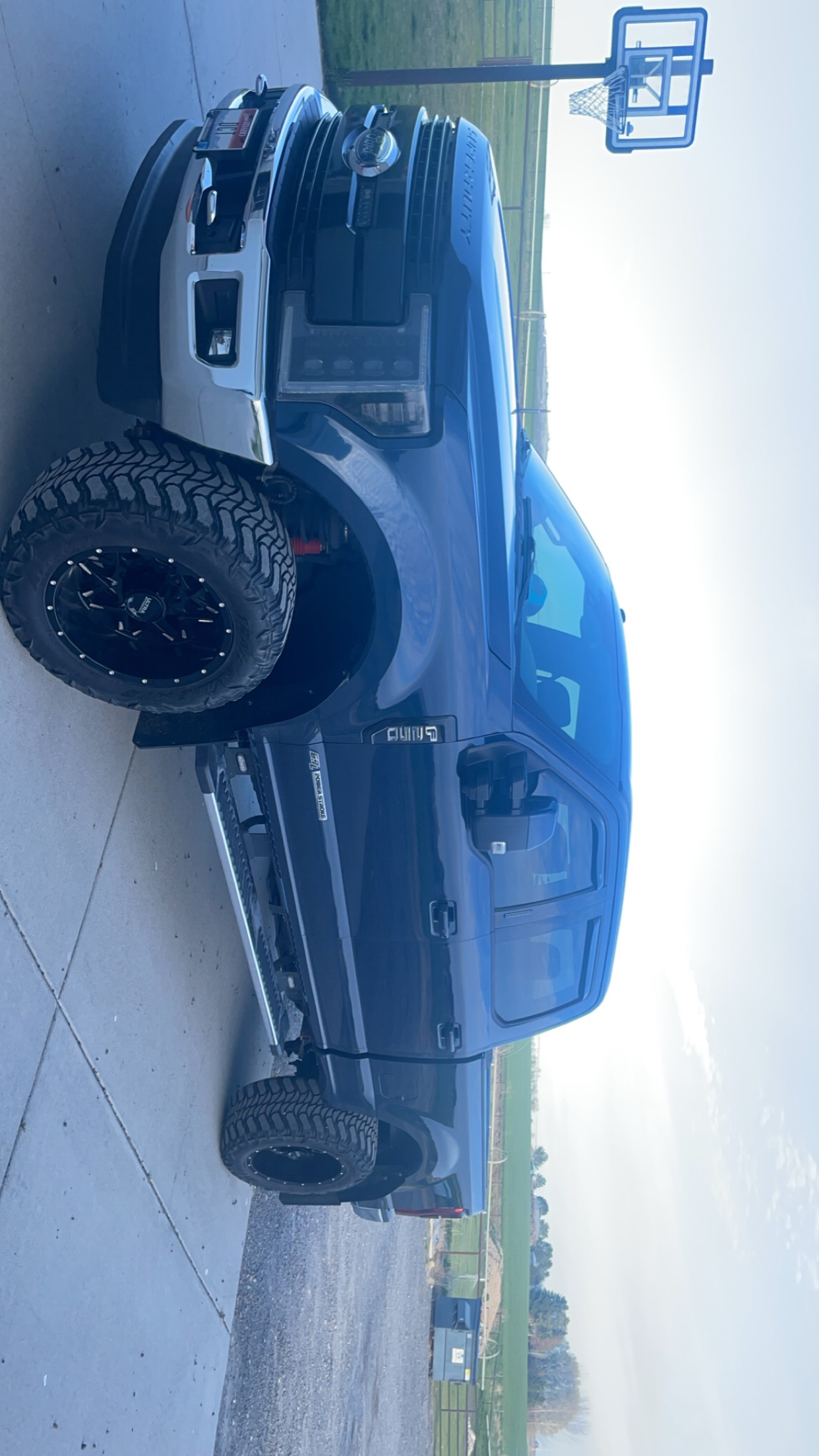 Used 2017 Ford F250 Lariat w/ Lariat Ultimate Package AWD/4WD image 16