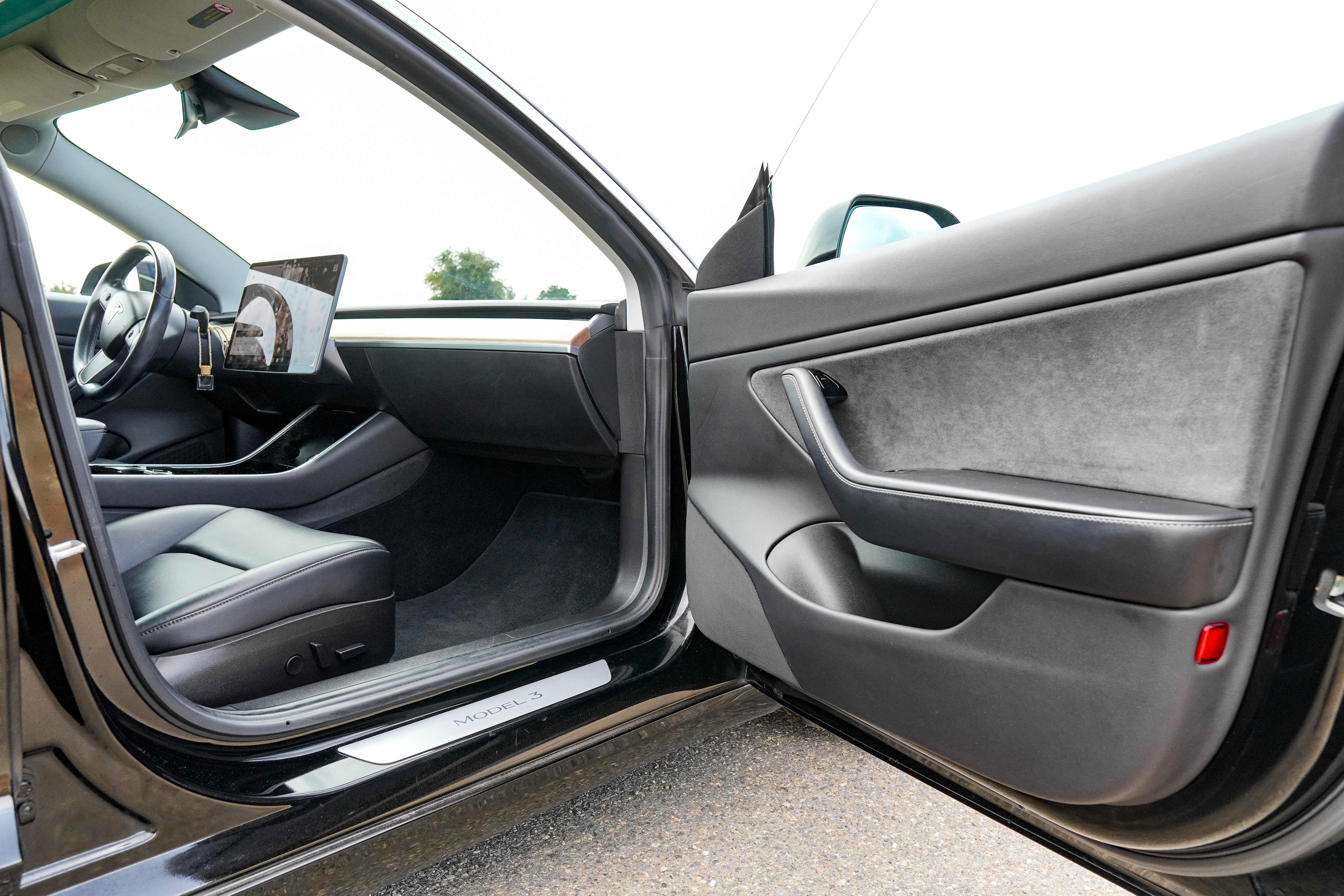 Used 2019 Tesla Model 3 Long Range RWD image 19