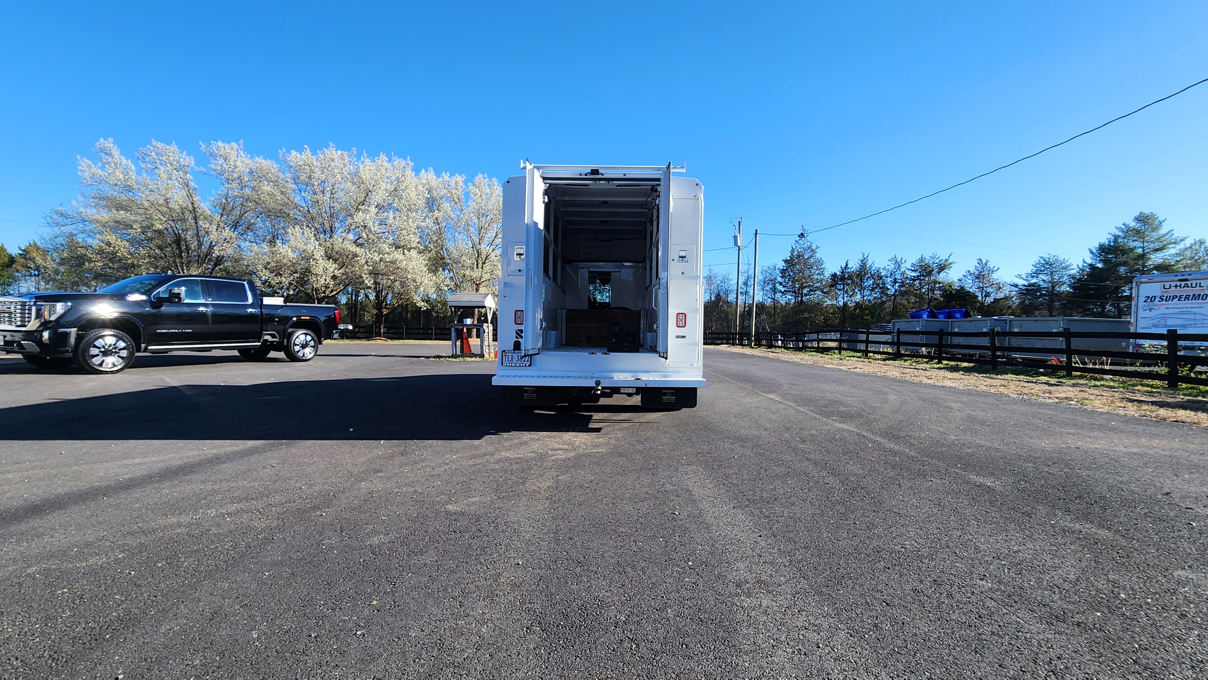 Used 2023 Ford Transit 350 DRW w/ Exterior Upgrade Package RWD image 4