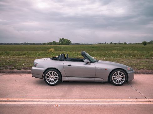 Used 2005 Honda S2000 image 9