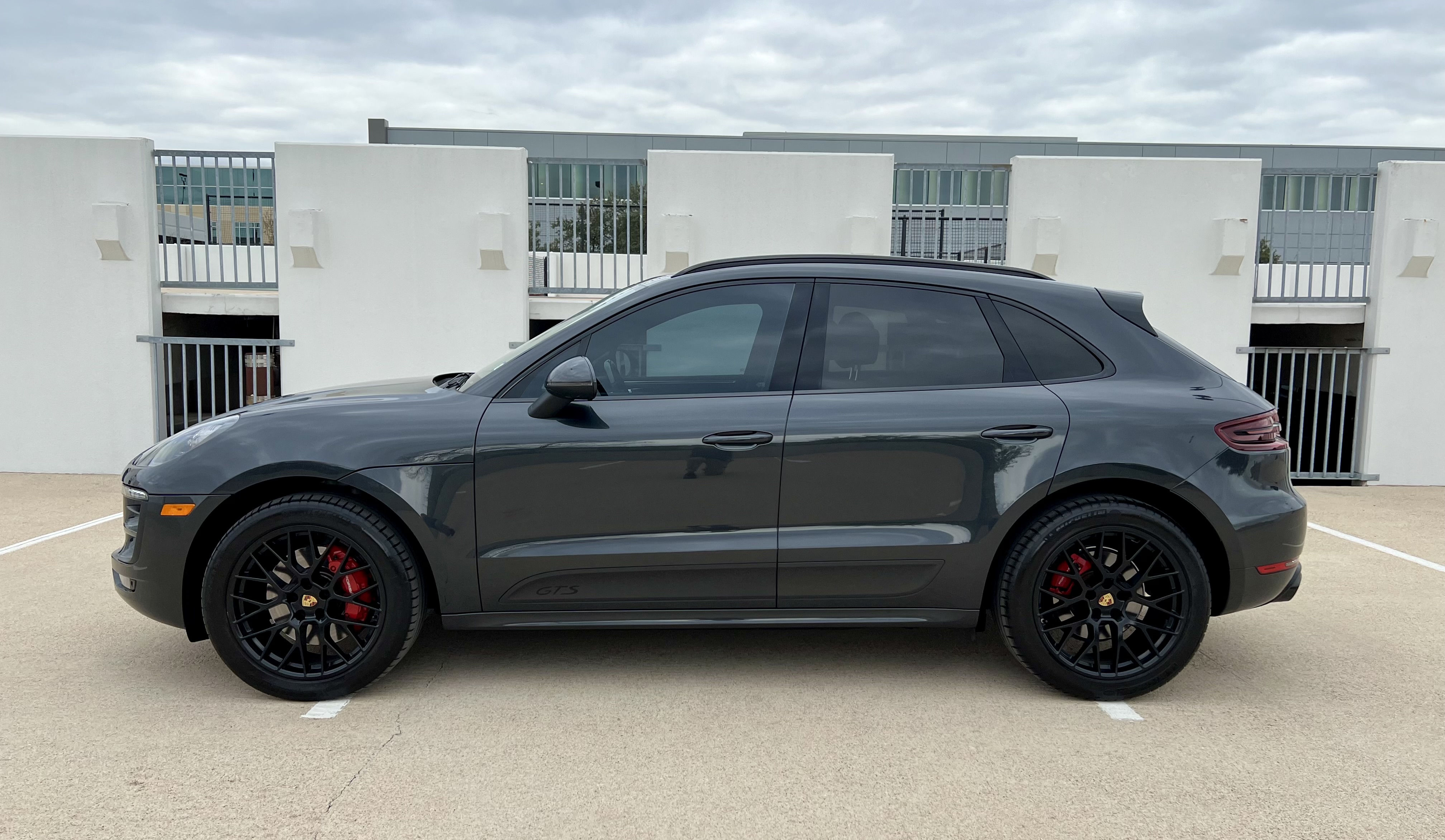 Used 2018 Porsche Macan GTS AWD/4WD image 1