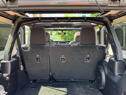 Used 2023 Jeep Wrangler Unlimited Sport image 10