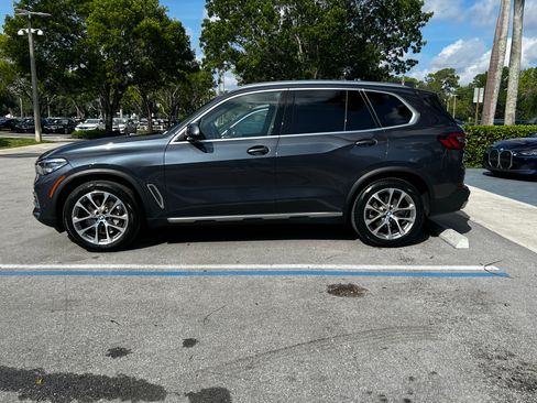 Used 2022 BMW X5 xDrive40i w/ Premium Package AWD/4WD image 1