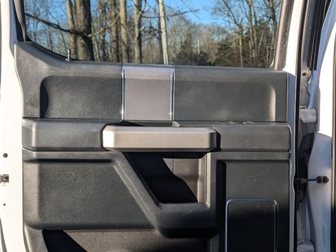 Used 2016 Ford F150 Lariat image 17