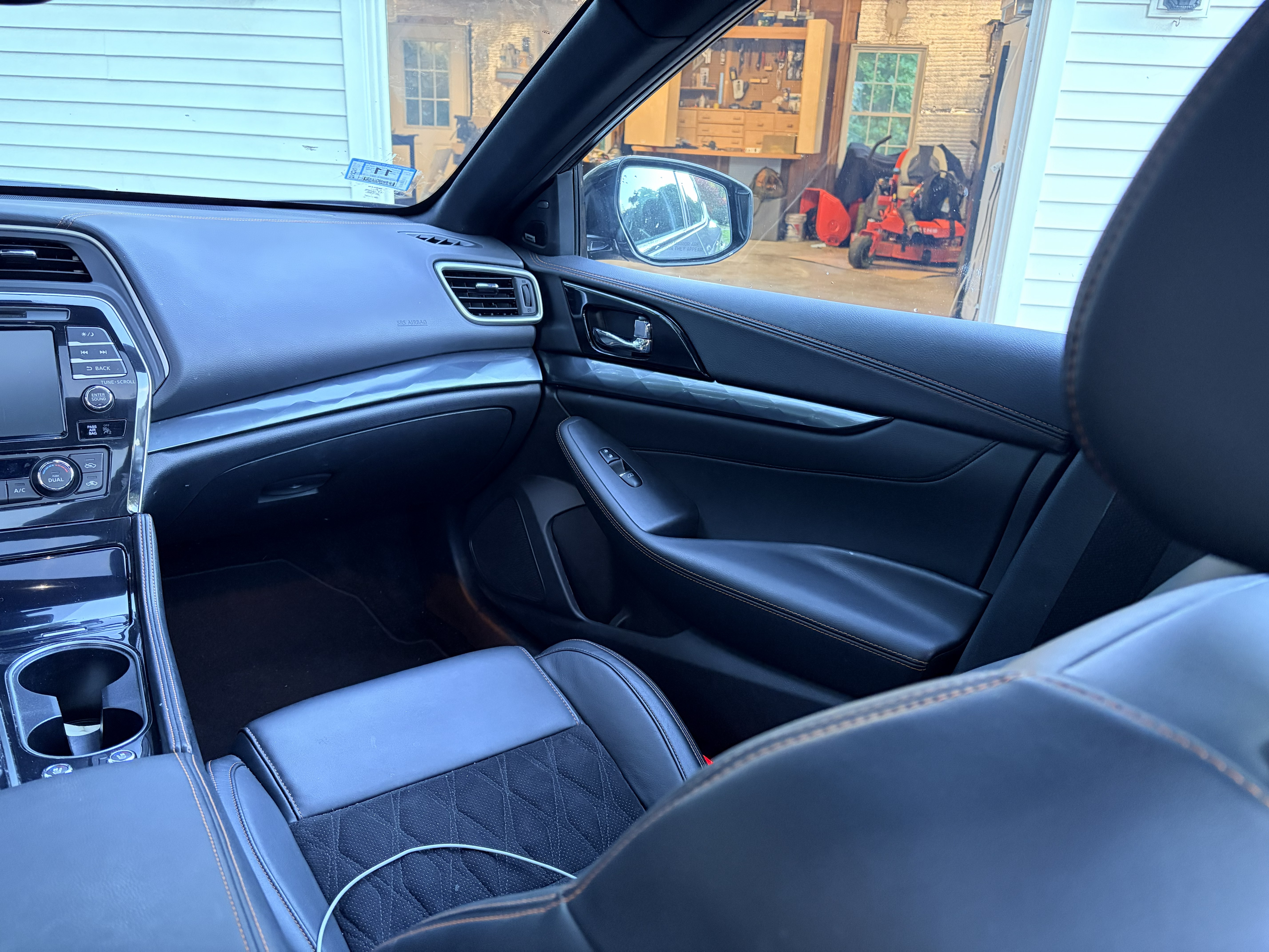 Used 2019 Nissan Maxima SR w/ Premium Package FWD image 11