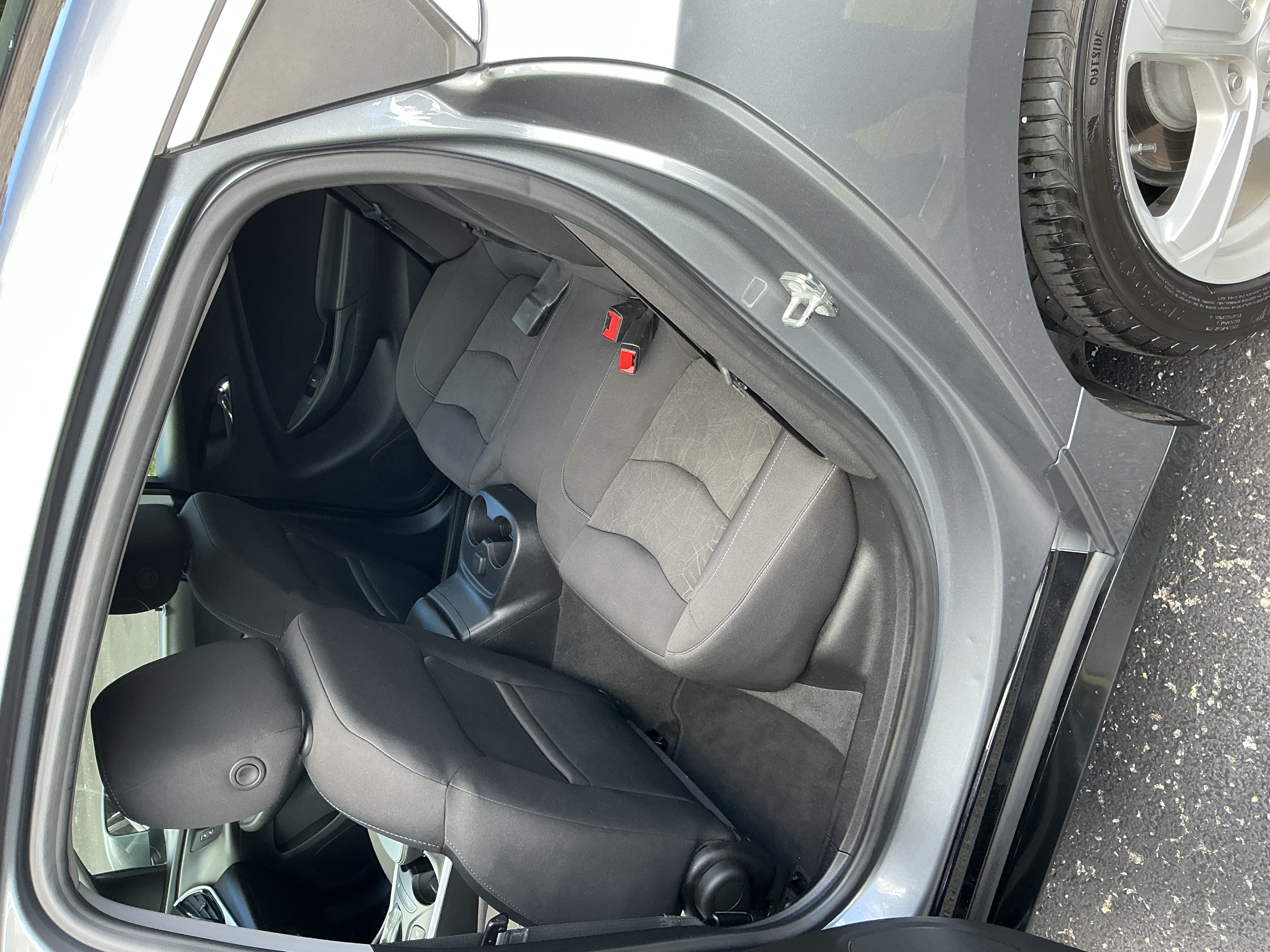 Used 2018 Chevrolet Volt LT w/ Comfort Package FWD image 5