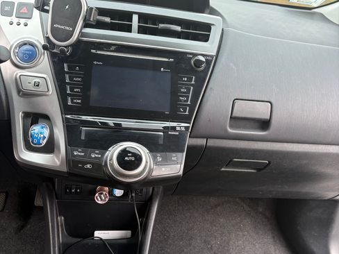 Used 2015 Toyota Prius V Three image 12