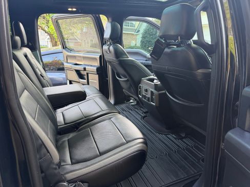 Used 2018 Ford F150 Raptor w/ Equipment Group 802A Luxury image 22