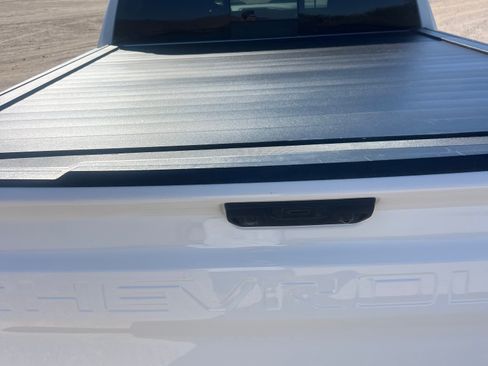 Used 2024 Chevrolet Silverado 1500 ZR2 w/ Technology Package image 8