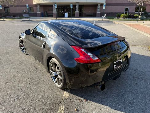 Used 2013 Nissan 370Z Touring w/ Sport Pkg image 4