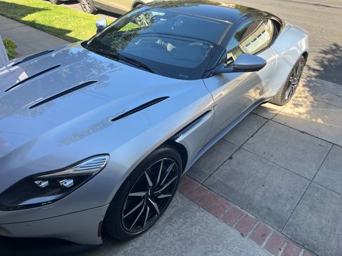 Used 2018 Aston Martin DB11 V12 image 5
