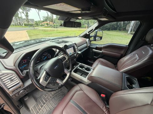 Used 2017 Ford F250 Platinum w/ Platinum Ultimate Package AWD/4WD image 10