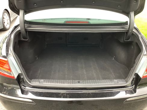 Used 2011 Hyundai Azera Limited FWD image 4