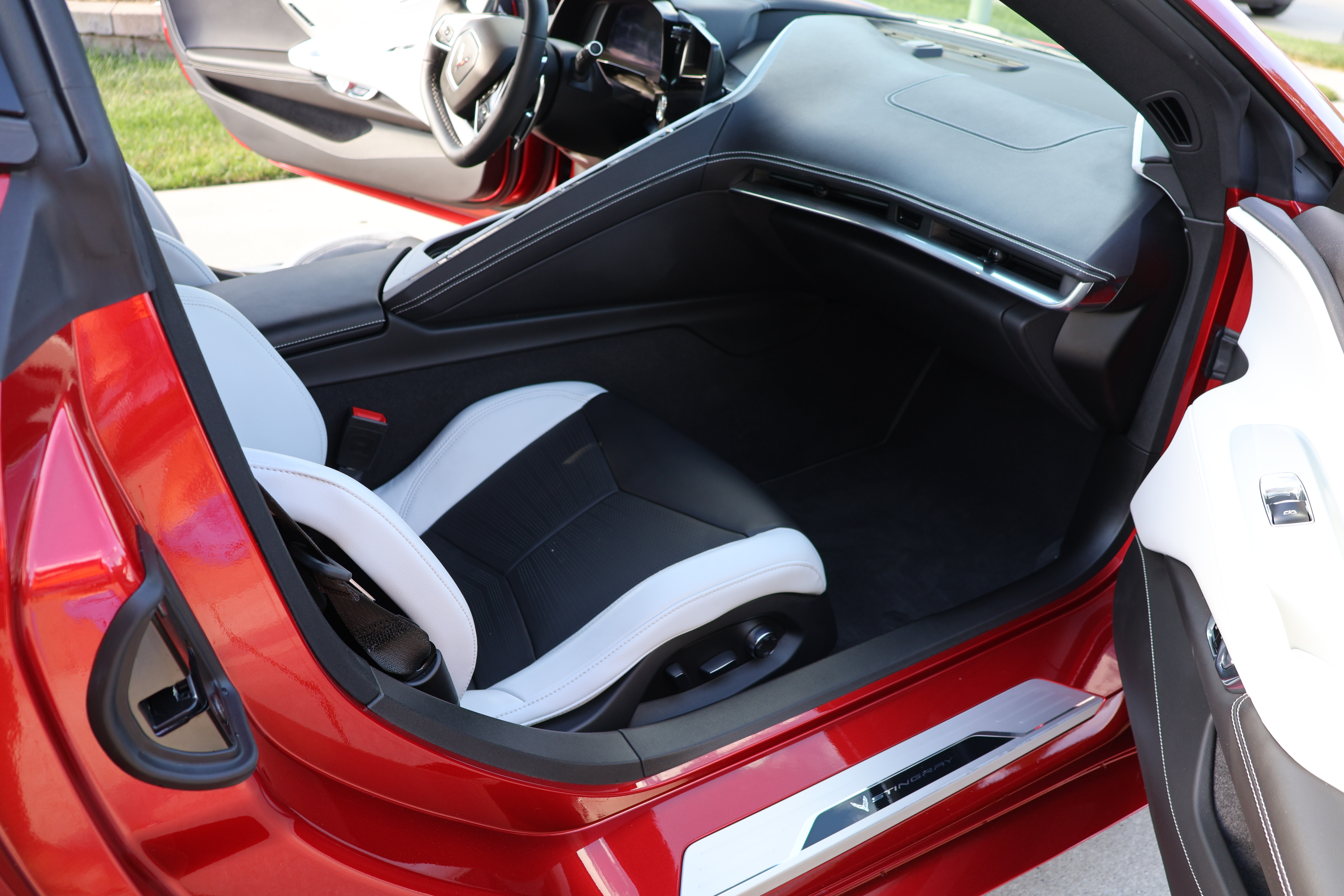 Used 2021 Chevrolet Corvette Stingray Preferred Cpe w/ Z51 Performance Package RWD image 27