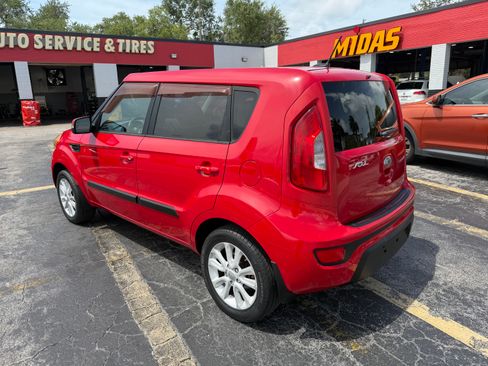 Used 2013 Kia Soul + w/ Audio Pkg FWD image 4
