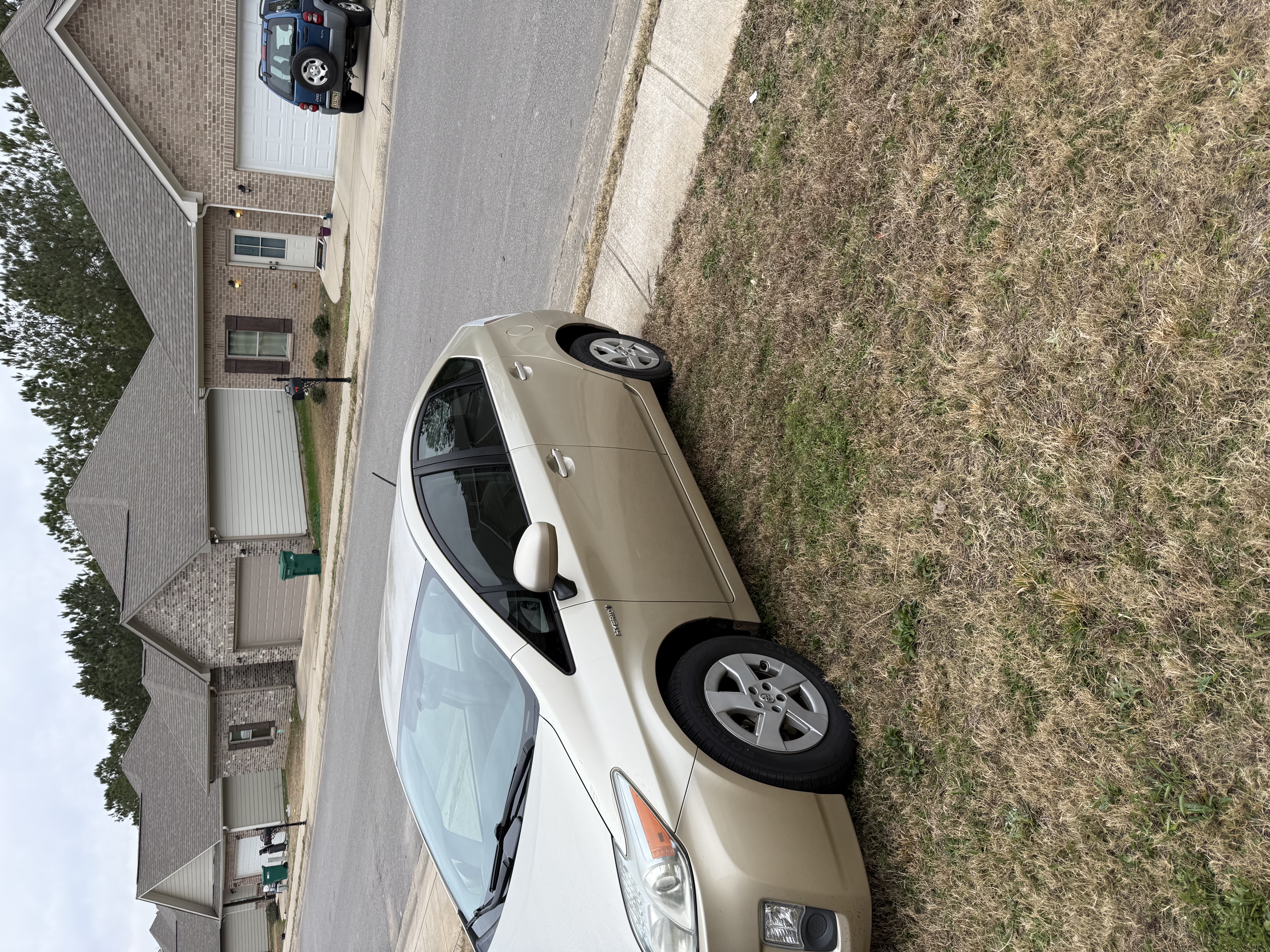 Used 2011 Toyota Prius Two FWD image 1