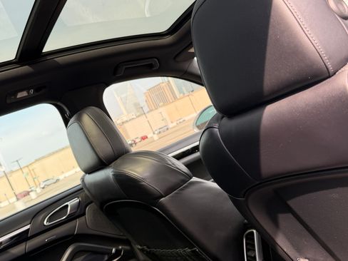 Used 2017 Porsche Cayenne AWD/4WD image 5