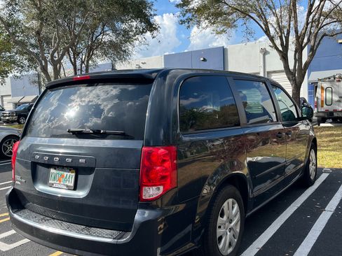 Used 2014 Dodge Grand Caravan SE image 8