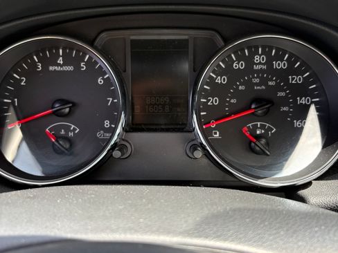 Used 2015 Nissan Rogue S FWD image 10