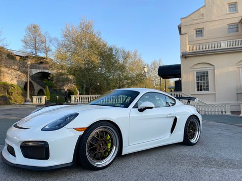 Used 2016 Porsche Cayman GT4 image 6