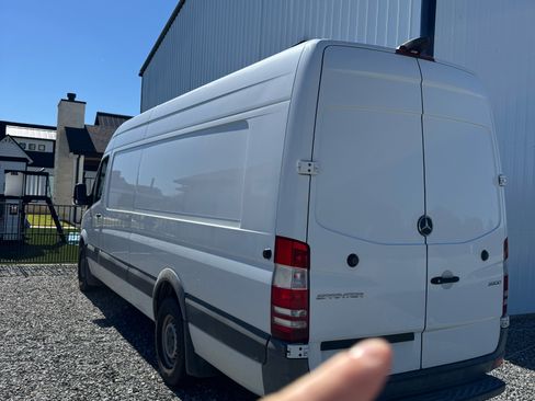 Used 2017 Mercedes-Benz Sprinter 2500 image 5