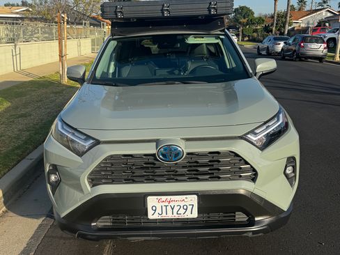 Used 2023 Toyota RAV4 XLE Premium image 15