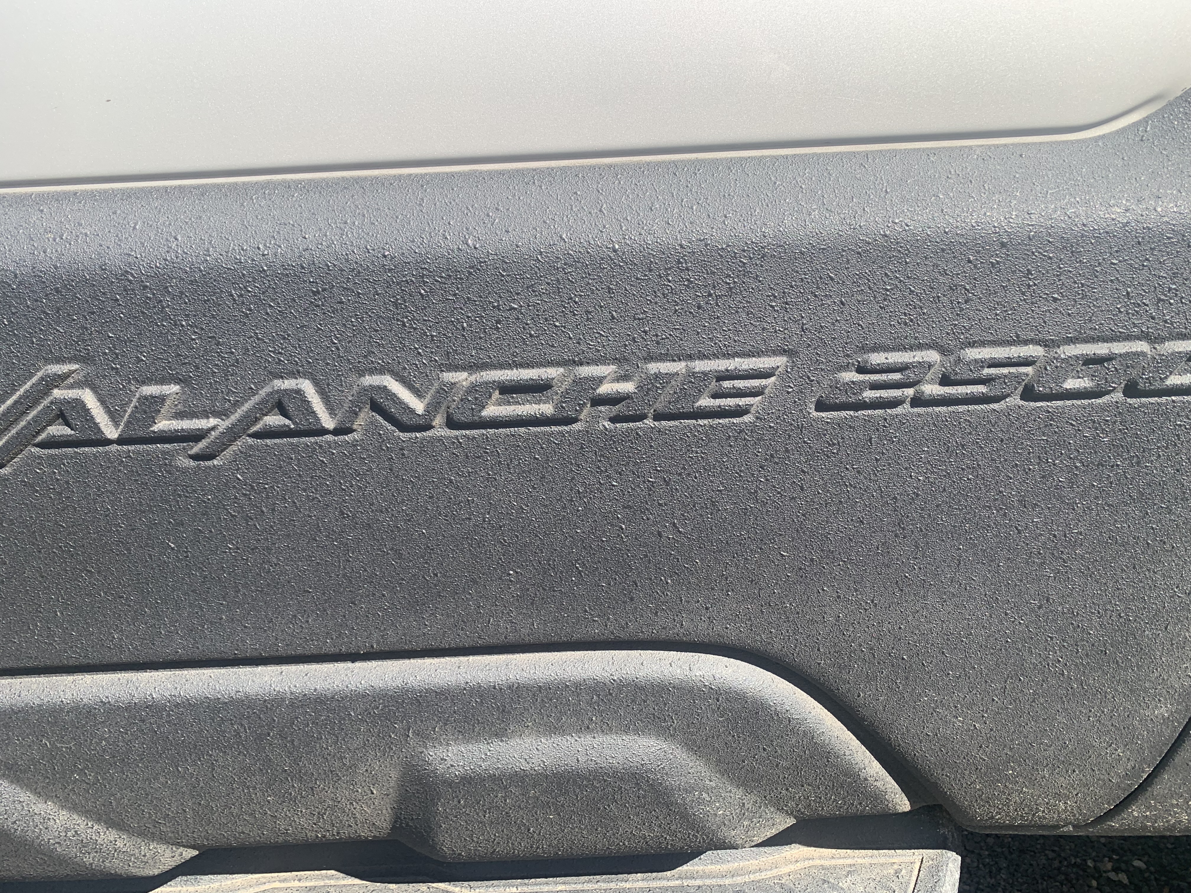 Used 2004 Chevrolet Avalanche 2500 w/ Preferred Equipment Group AWD/4WD image 12