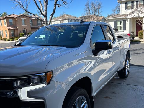 Used 2024 Chevrolet Silverado 1500 LT w/ Convenience Package II RWD image 6