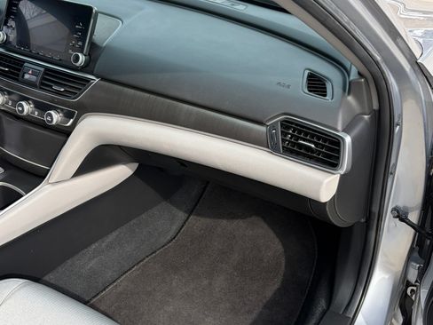 Used 2019 Honda Accord LX image 16