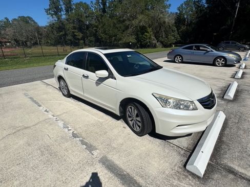 Used 2011 Honda Accord EX-L image 10