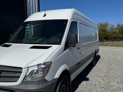 Used 2017 Mercedes-Benz Sprinter 2500 image 1