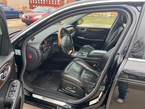 Used 2005 Jaguar XJ Vanden Plas image 8