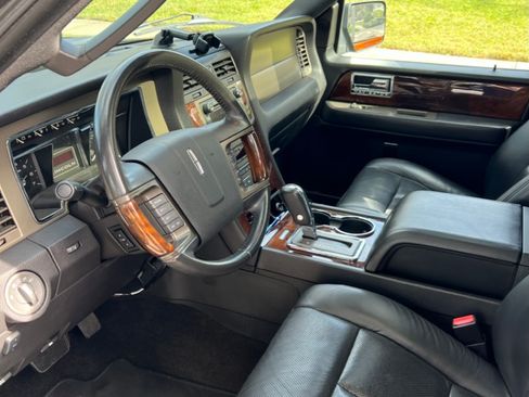 Used 2013 Lincoln Navigator 2WD w/ HD Trailer Tow Pkg image 8