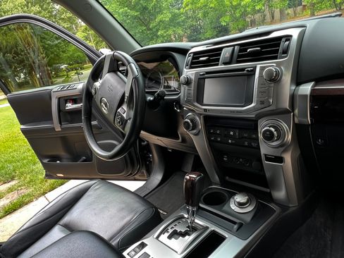 Used 2017 Toyota 4Runner Limited AWD/4WD image 13