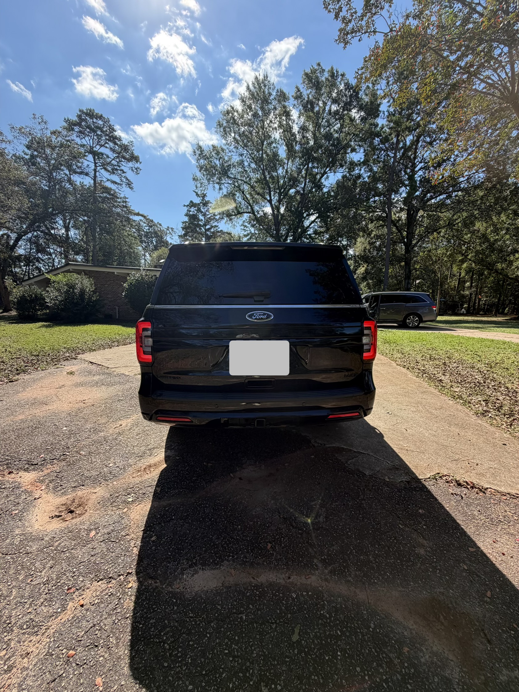 Used 2023 Ford Expedition Max Limited RWD image 2