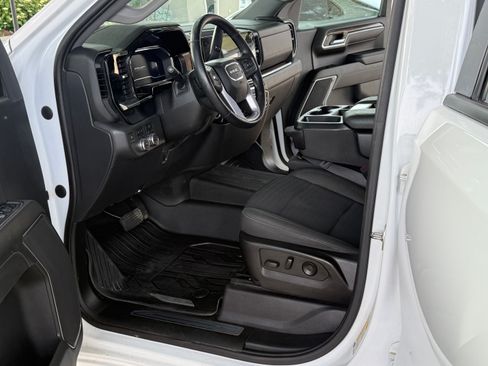 Used 2022 GMC Sierra 1500 Elevation w/ X31 Off-Road Package AWD/4WD image 19