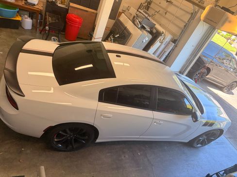 Used 2018 Dodge Charger SXT w/ Blacktop Package RWD image 8