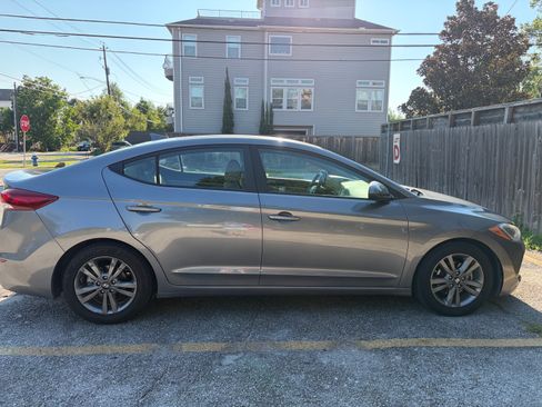 Used 2018 Hyundai Elantra SEL FWD image 5