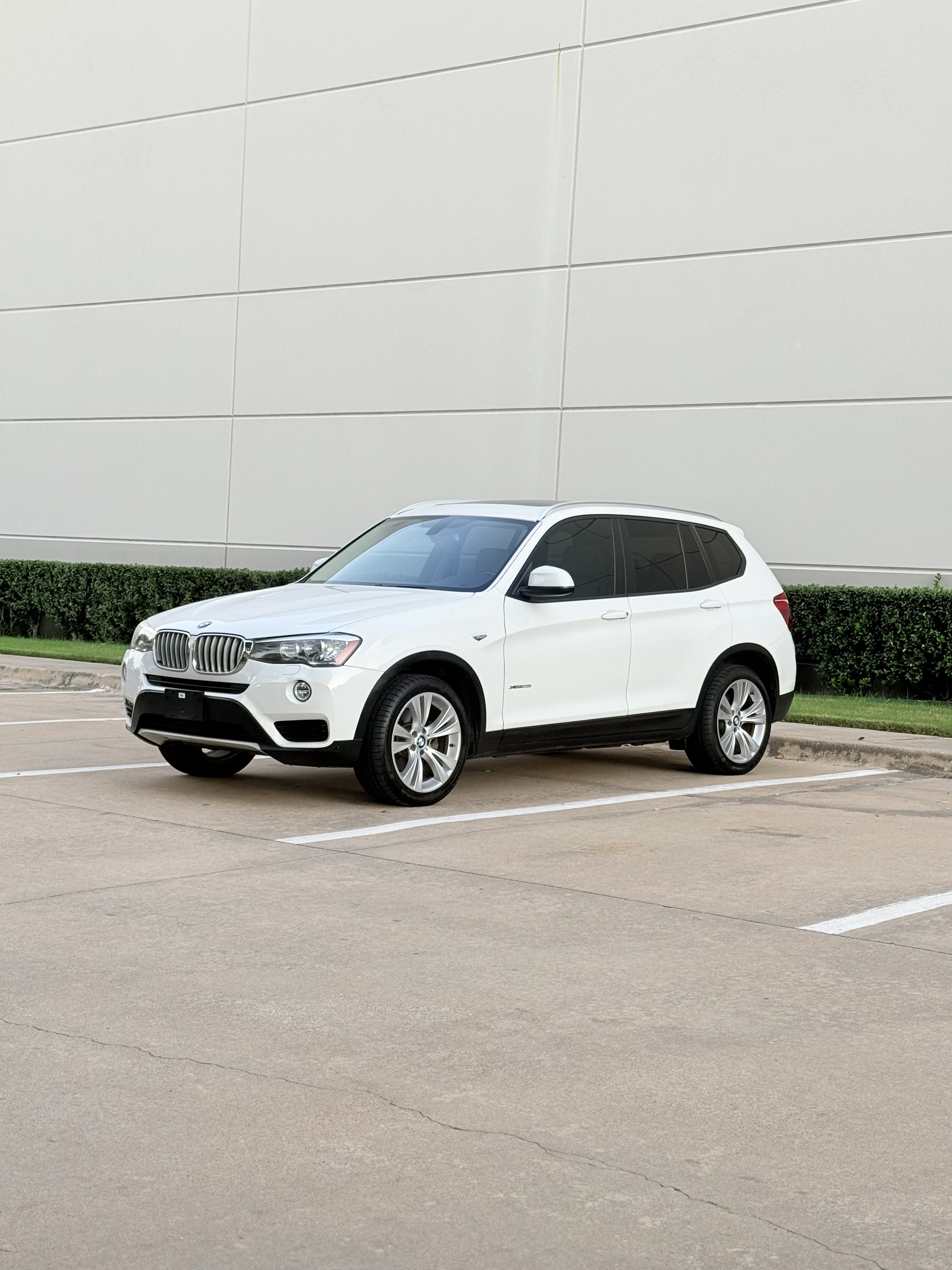 Used 2015 BMW X3 xDrive28i w/ Premium Package AWD/4WD image 1