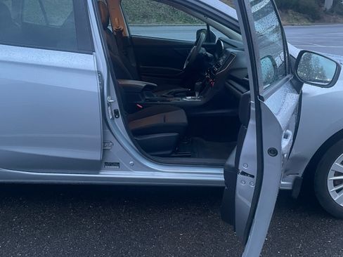 Used 2018 Subaru Impreza 2.0i Premium image 9