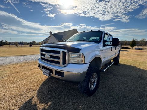 Used 2006 Ford F350 XLT image 1