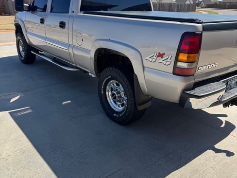 Used 2006 GMC Sierra 2500 SLE w/ Onstar Plus Package image 15