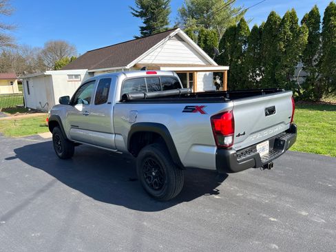 Used 2023 Toyota Tacoma SR5 w/ SX Package image 5