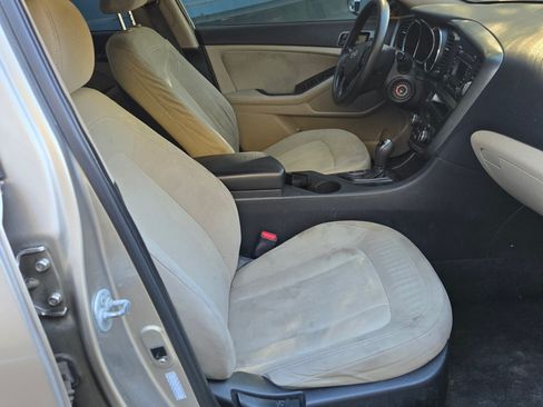Used 2011 Kia Optima LX w/ Convenience Pkg image 10
