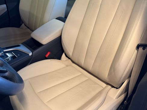 Used 2017 Audi A4 2.0T Premium FWD image 9