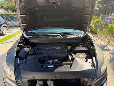 Used 2016 Jeep Cherokee Limited image 11