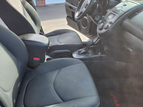 Used 2011 Kia Soul + w/ Audio Pkg image 11