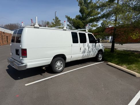 Used 2013 Ford E-250 and Econoline 250 Extended w/ Exterior Upgrade Pkg image 4
